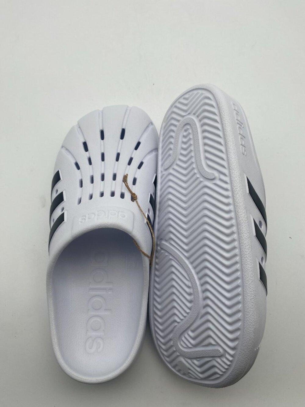 ADIDAS ADILETTE CLOGS SLIP ON SLIDE # FY8970 US MEN'S SIZE 6 - Picture 4 of 5